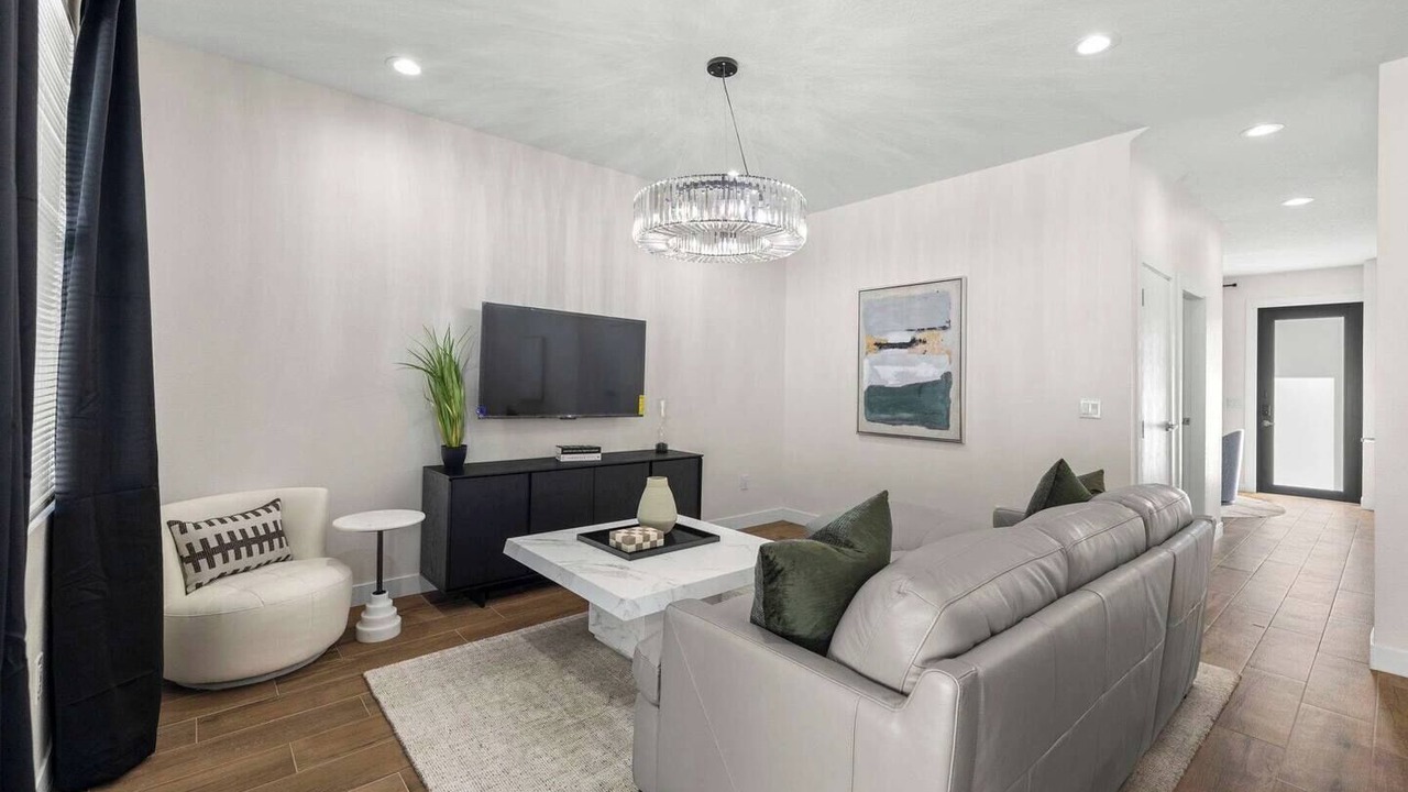 Photo of Livingroom in Pinecrest West Park