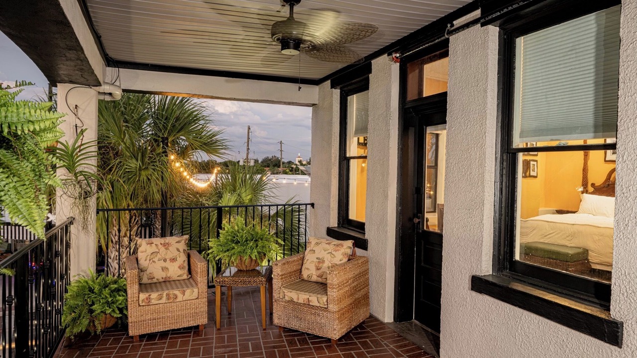 Photo of Patio Balcony in Sebring