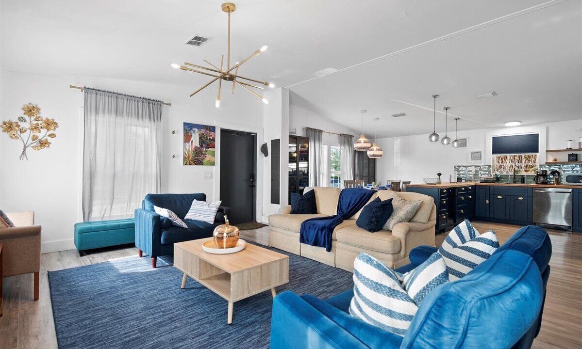 Photo of Livingroom in Palm Beach - West Palm Beach