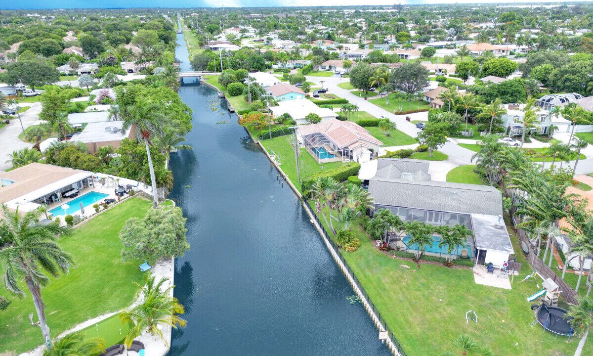 Photo of Outdoor in Lake Clarke Shores