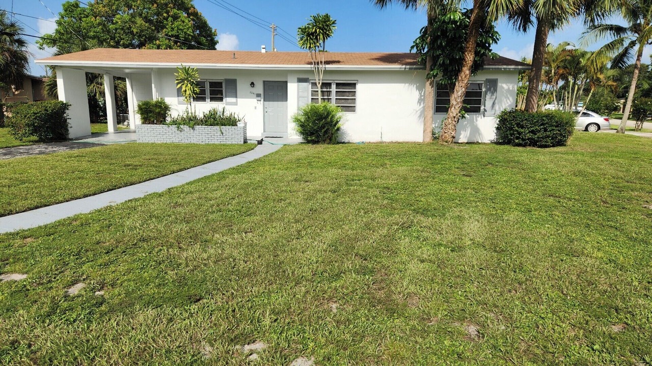 Photo of Outdoor in Lauderhill