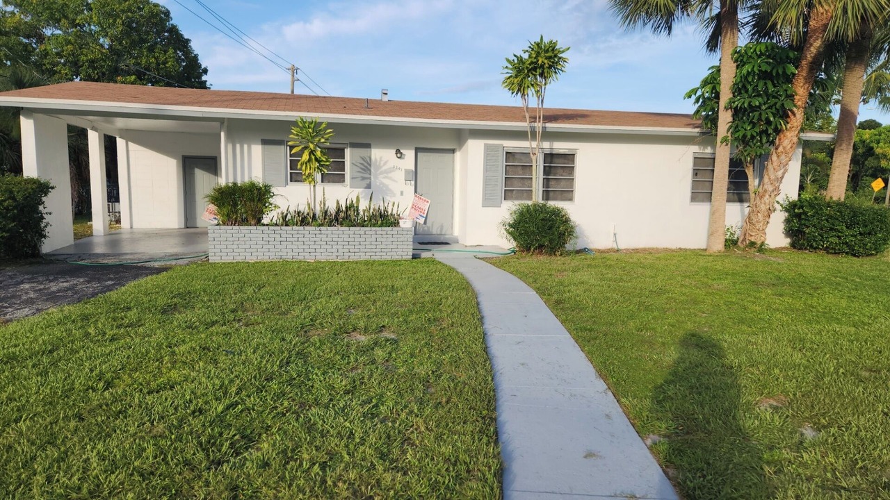 Photo of Outdoor in Lauderhill
