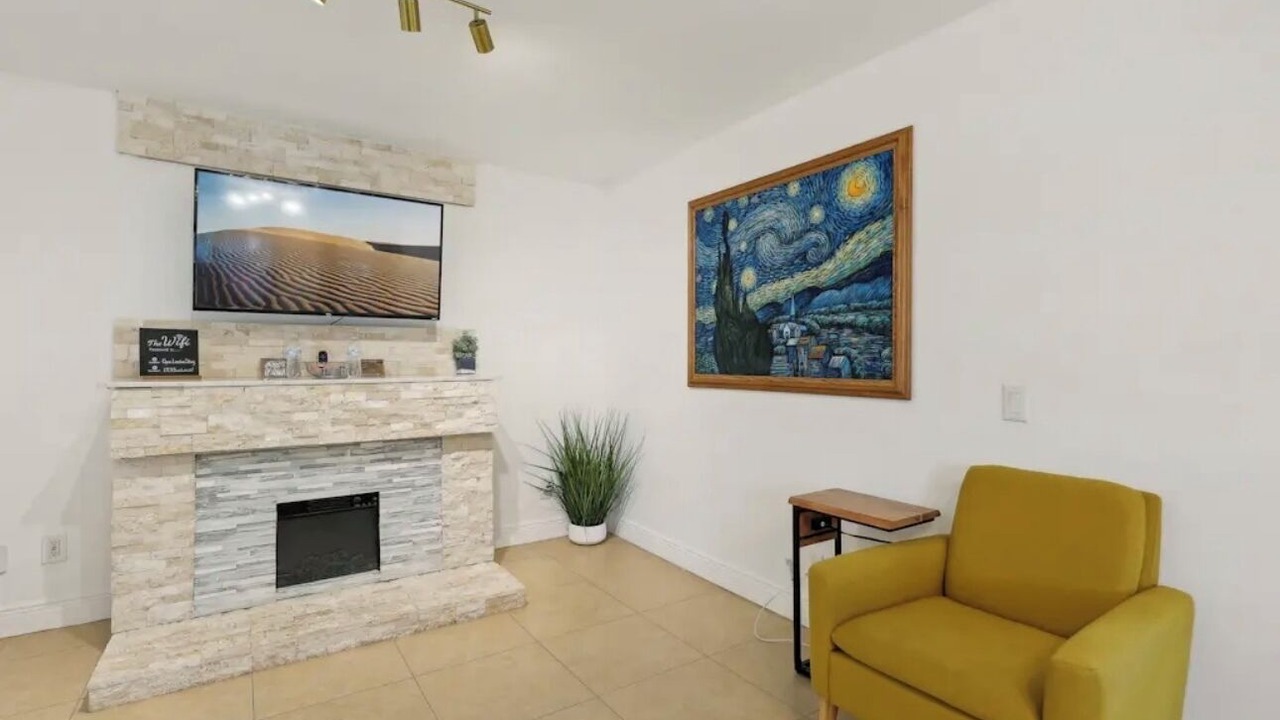 Photo of Livingroom in Opa-Locka
