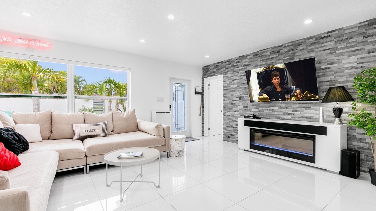 Photo of Livingroom in Lake Clarke Shores