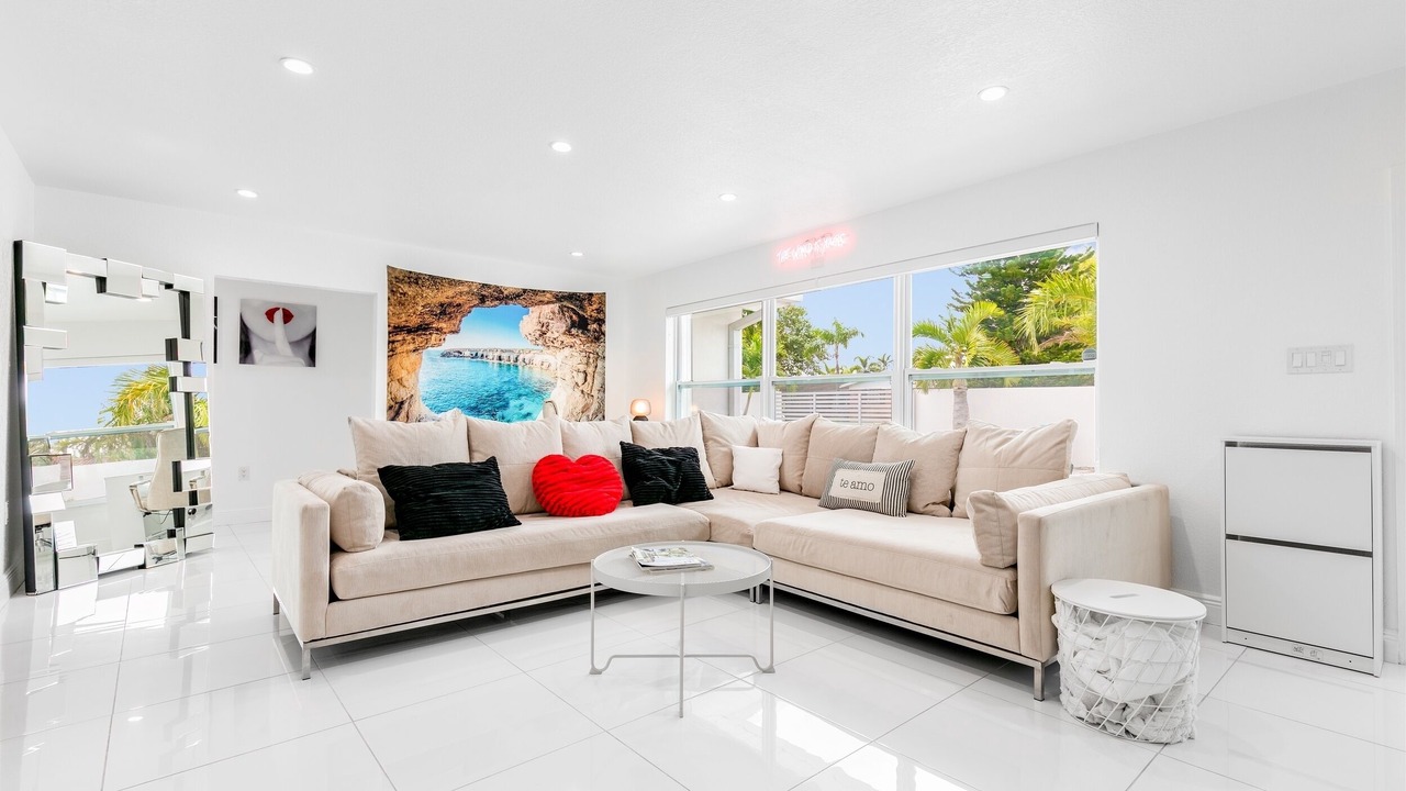 Photo of Livingroom in Lake Clarke Shores