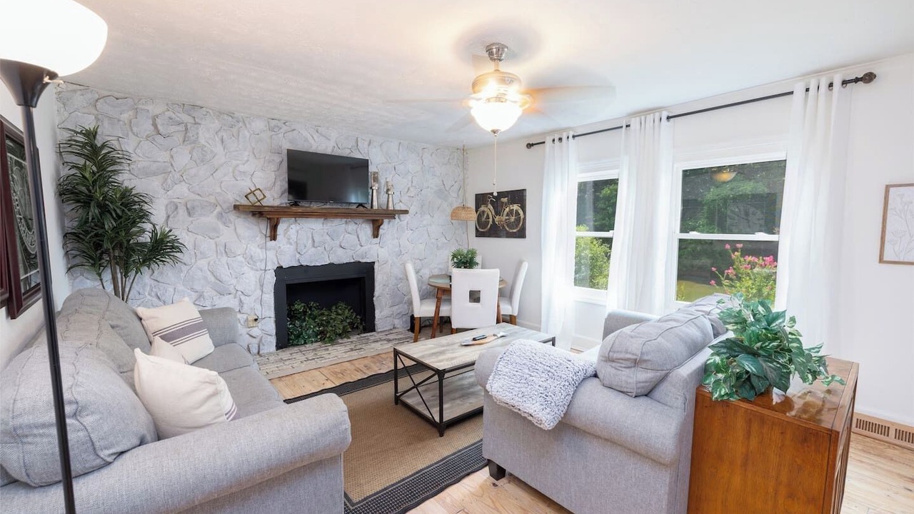Photo of Livingroom in Seneca