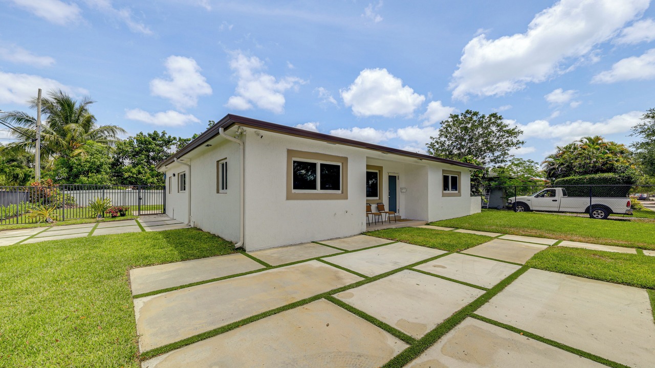 Photo of Others in North Miami