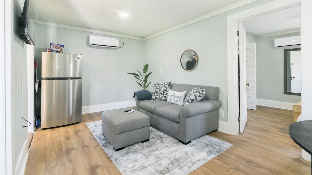 Photo of Livingroom in Seabreeze Historic District