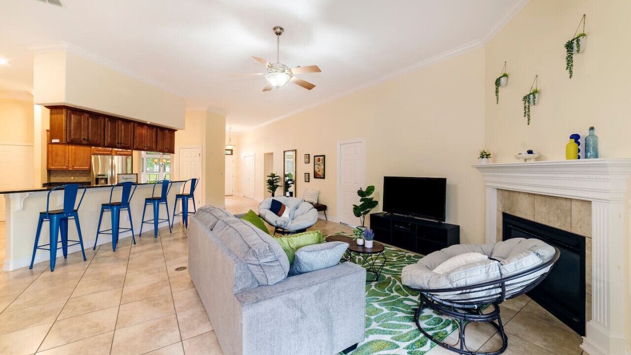 Photo of Livingroom in Tallahassee
