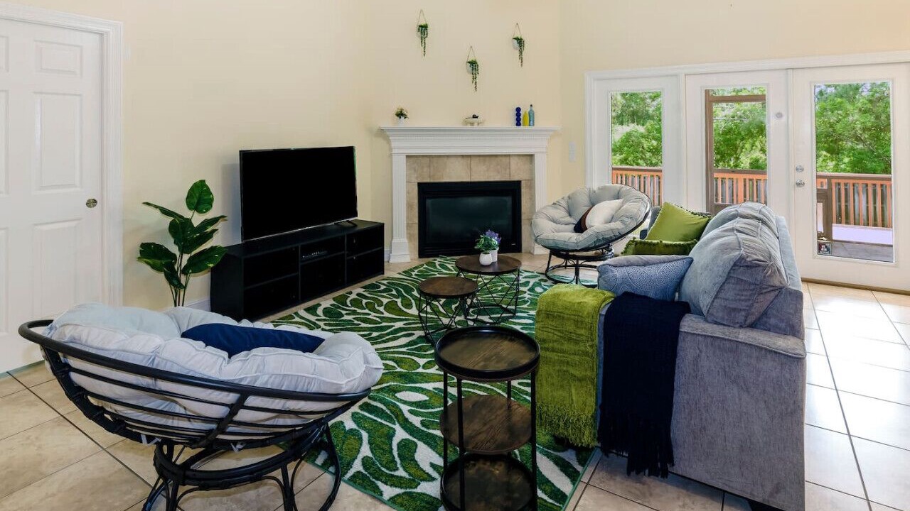 Photo of Livingroom in Tallahassee