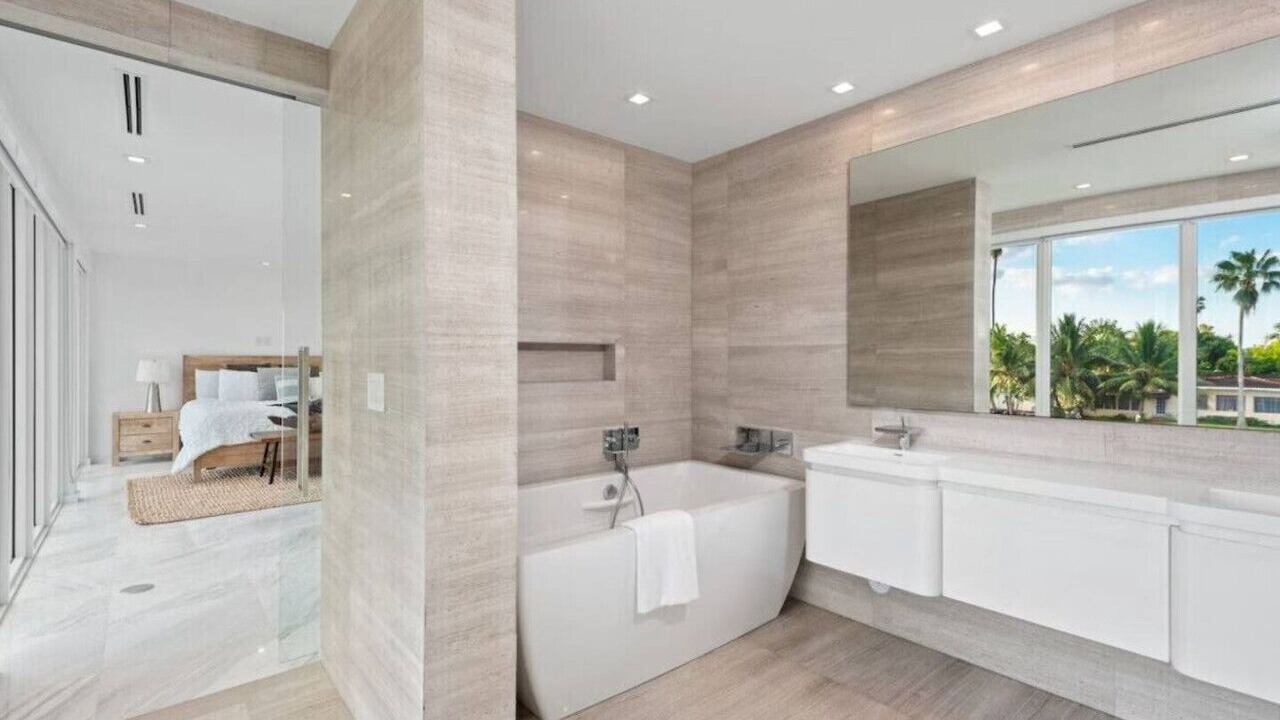 Photo of Bathroom in North Bay Village