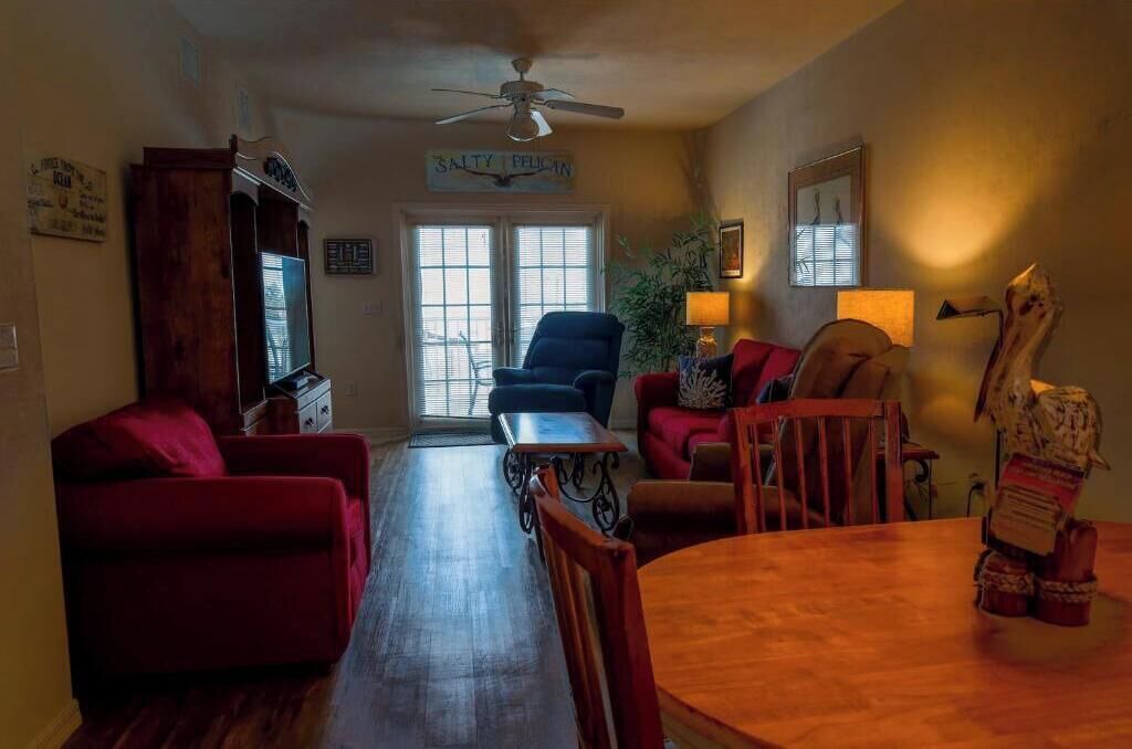 Photo of Livingroom in Horseshoe Beach