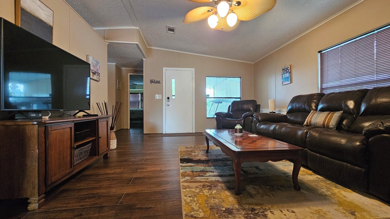 Photo of Livingroom in Lakewood Park