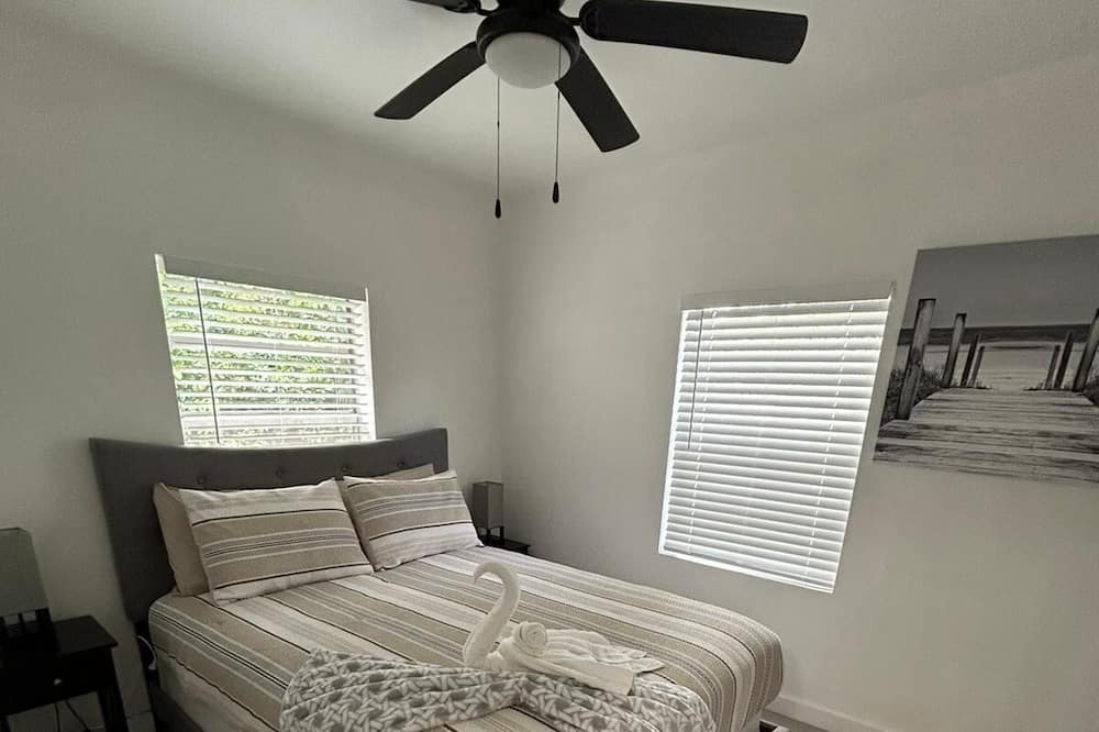 Photo of Bedroom in Lake Ridge