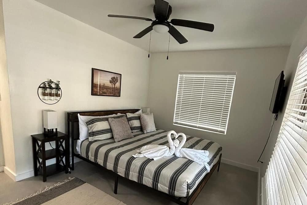 Photo of Bedroom in Lake Ridge