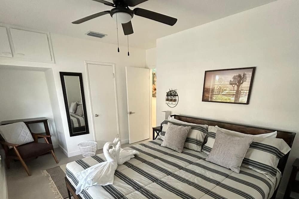 Photo of Bedroom in Lake Ridge
