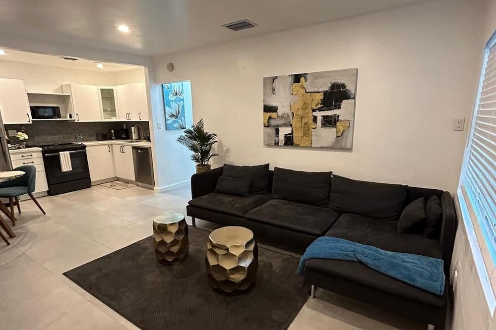 Photo of Livingroom in Lake Ridge