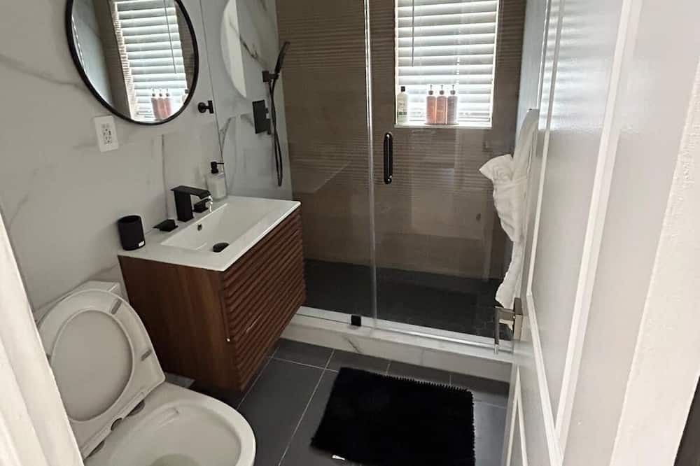 Photo of Bathroom in Lake Ridge