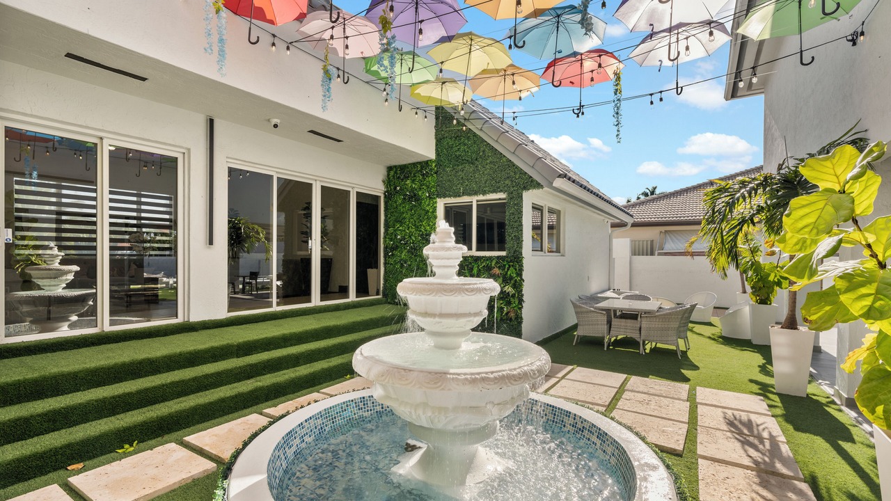 Photo of Outdoor in Tamiami