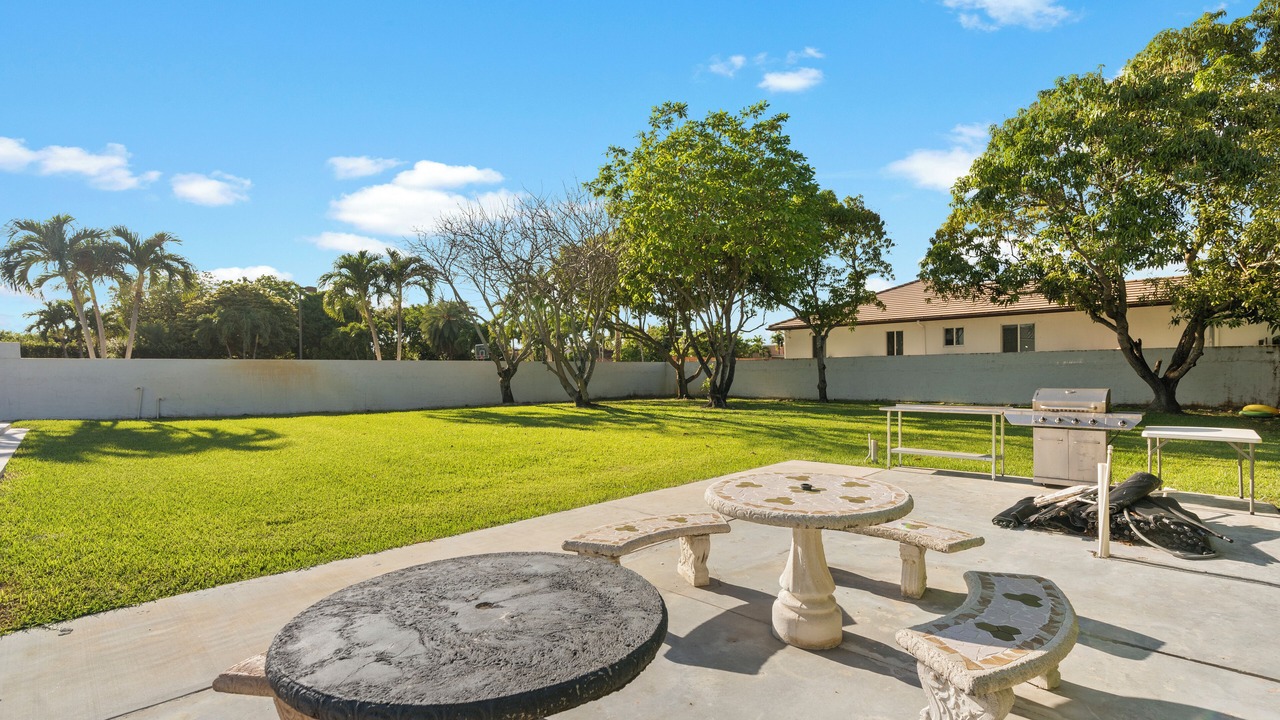 Photo of Outdoor in Tamiami