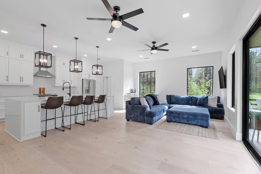 Photo of Livingroom in Tallahassee