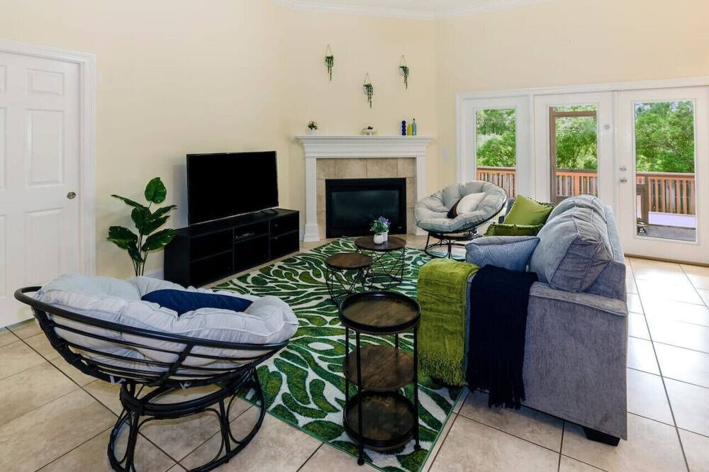 Photo of Livingroom in Tallahassee