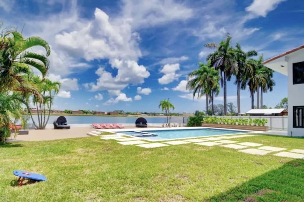 Photo of Outdoor in Seybold