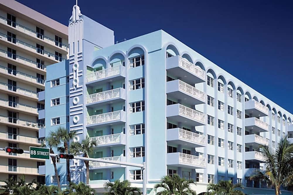 Photo of Others in Surfside