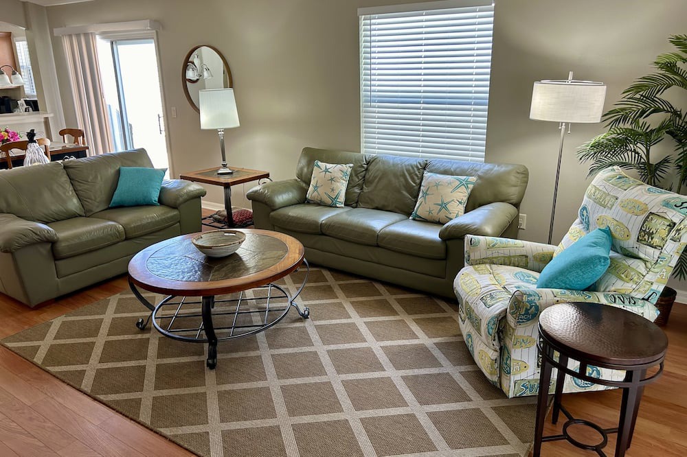 Photo of Livingroom in Virginia Trace