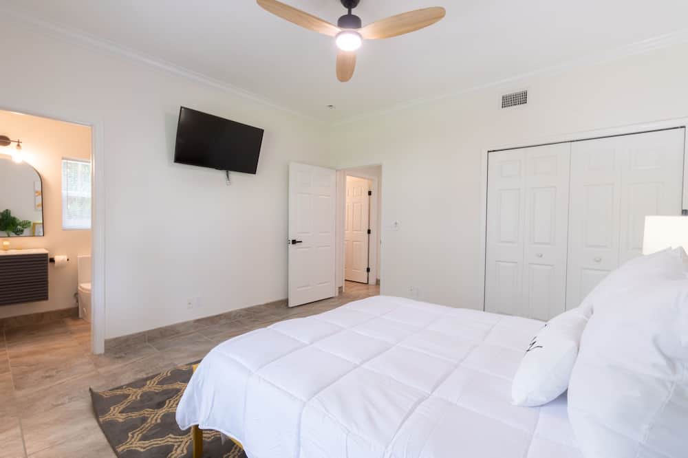 Photo of Bedroom in Crescent Beach