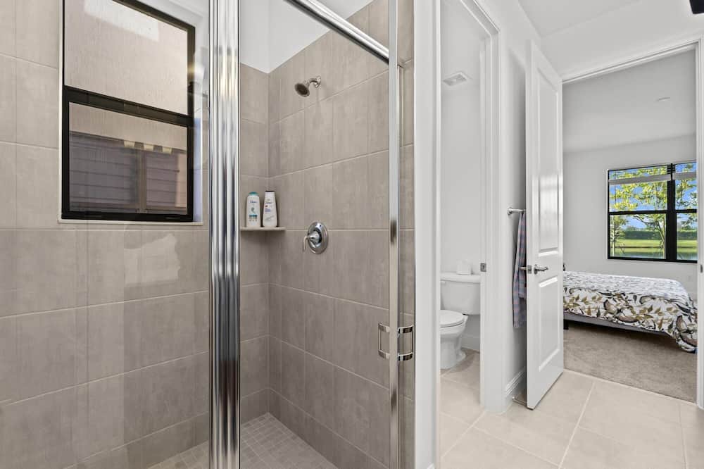 Photo of Bathroom in Hunt Club