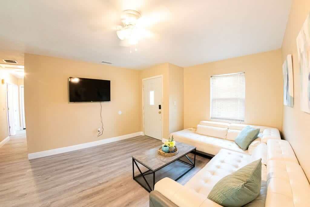 Photo of Livingroom in Greater Palm River Point CDC