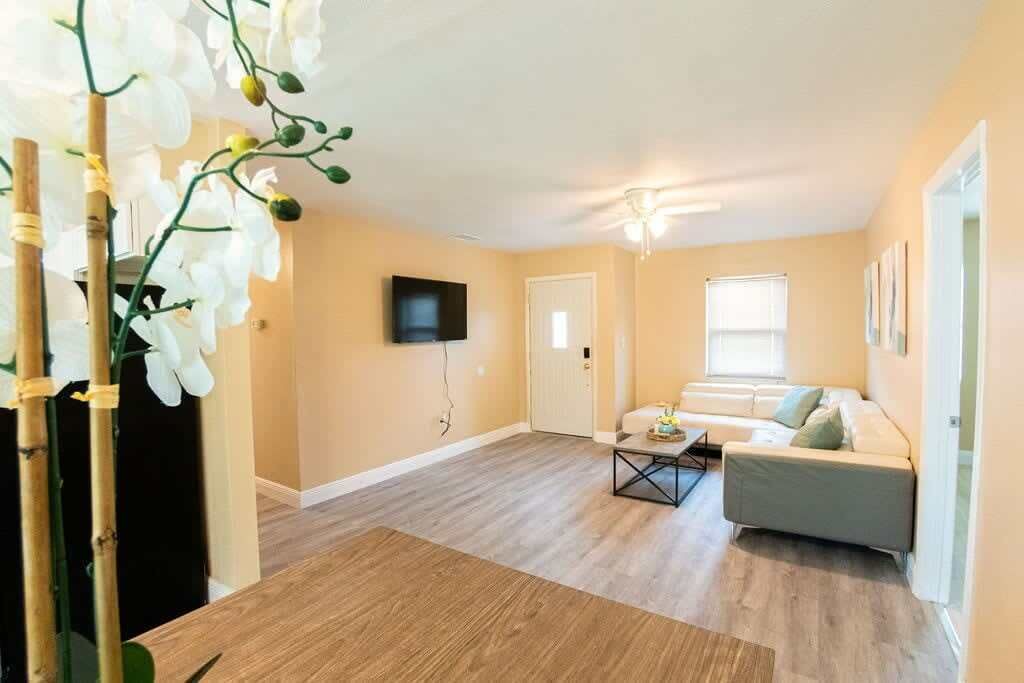 Photo of Livingroom in Greater Palm River Point CDC