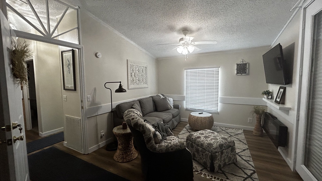 Photo of Livingroom in Fort White