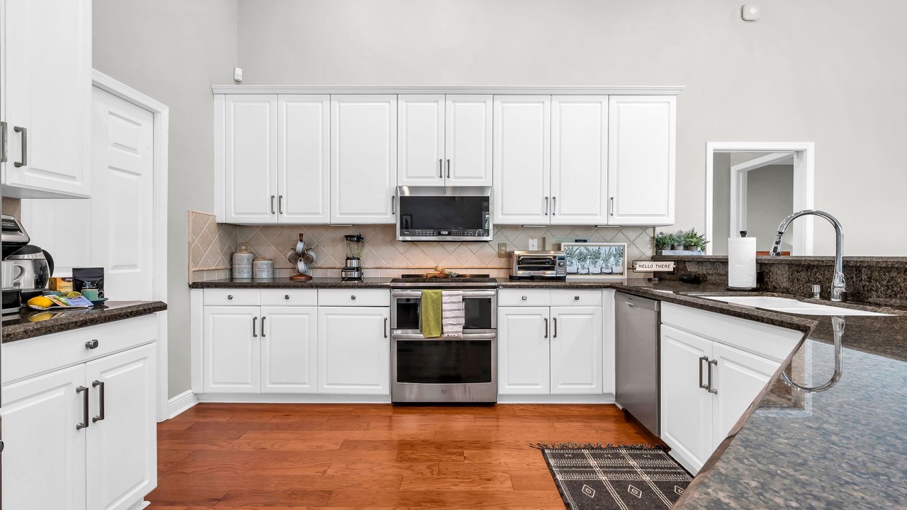 Photo of Kitchen in Greenview Shores