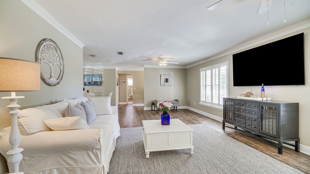 Photo of Livingroom in North River Shores