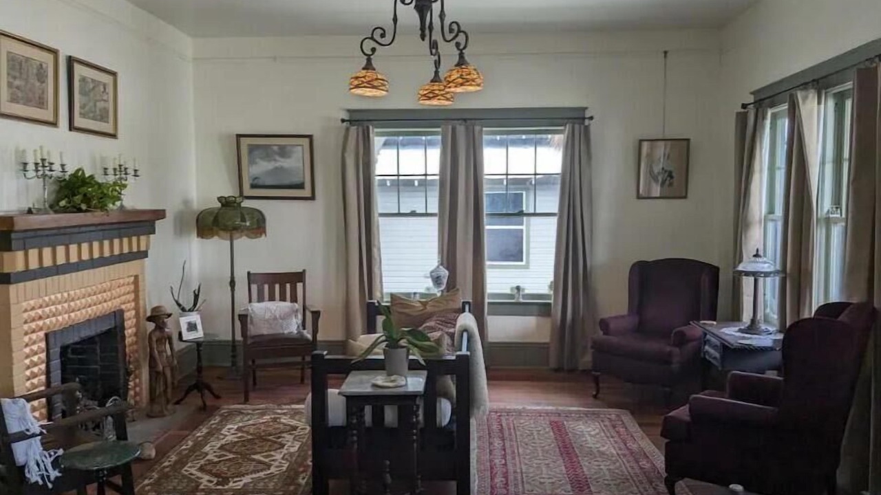 Photo of Livingroom in Arcadia Historic District
