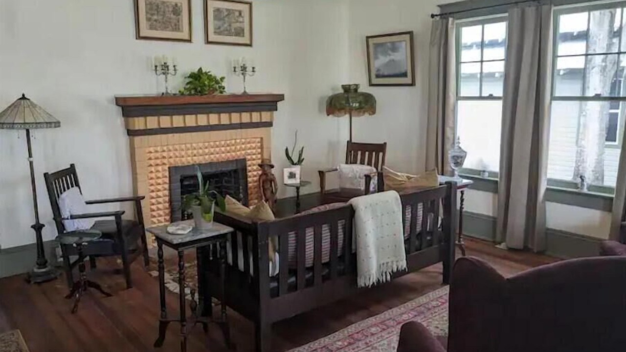 Photo of Livingroom in Arcadia Historic District