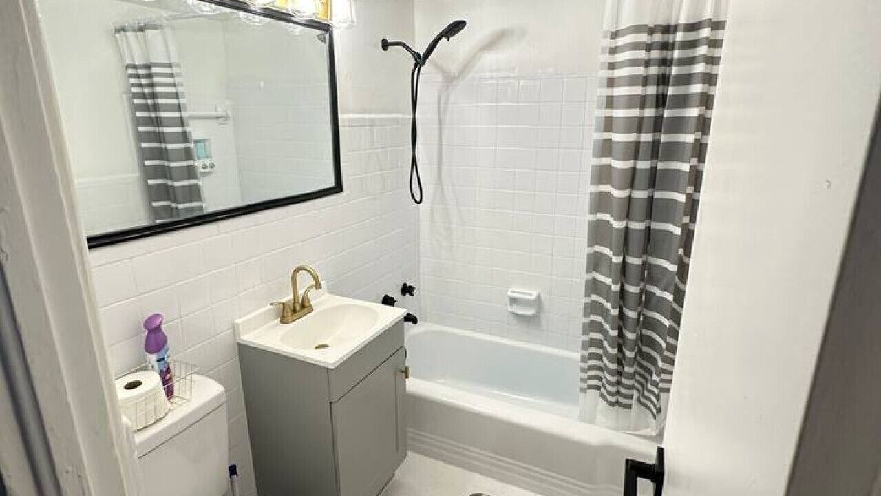 Photo of Bathroom in Bostwick Park