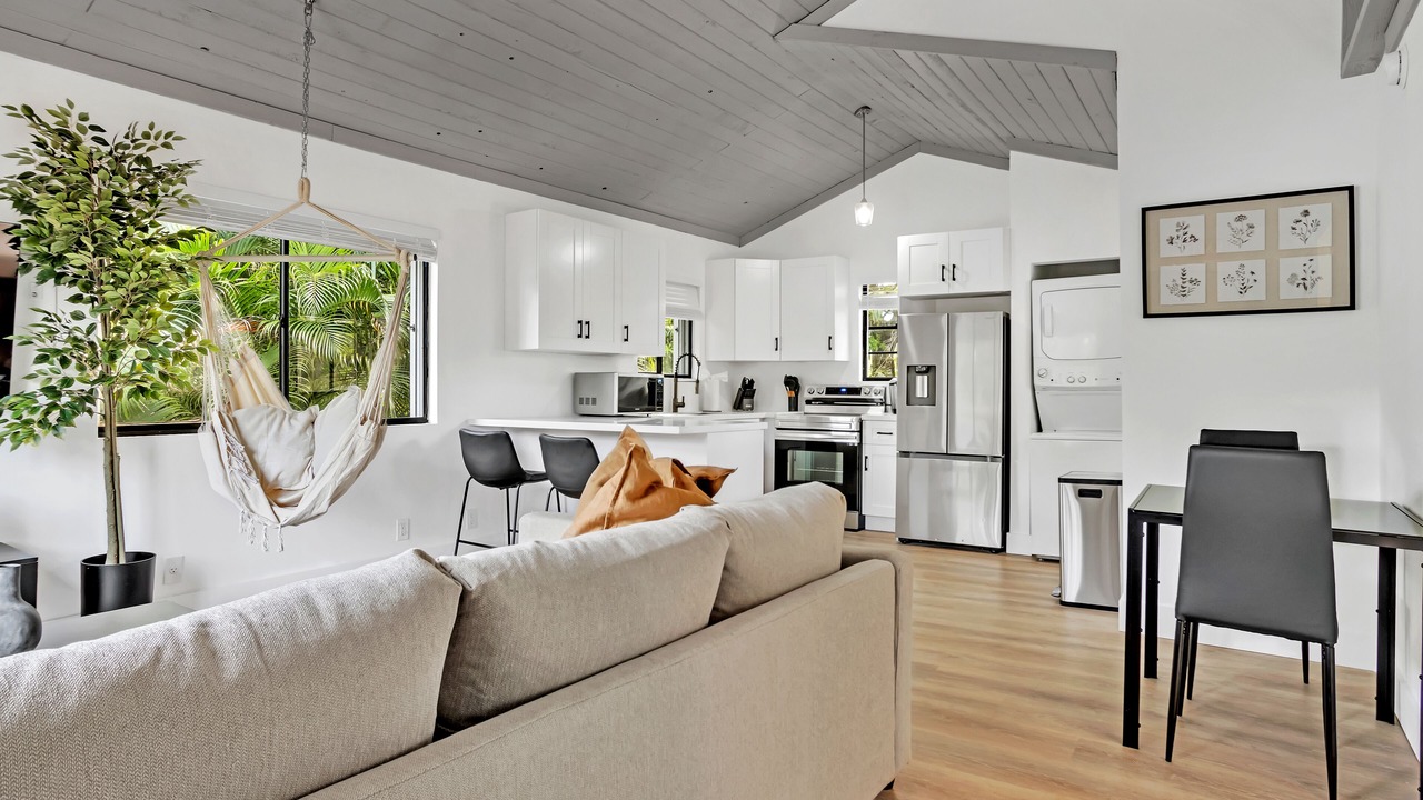 Photo of Livingroom in Sailboat Bend