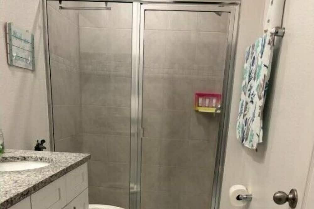 Photo of Bathroom in Glenwood
