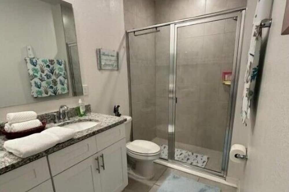 Photo of Bathroom in Glenwood