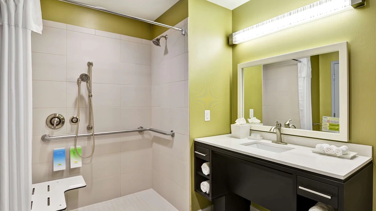 Photo of Bathroom in Winter Garden
