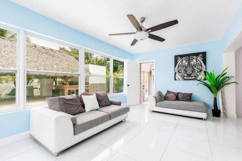 Photo of Livingroom in Lake Clarke Shores