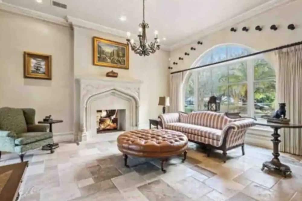 Photo of Livingroom in Odessa
