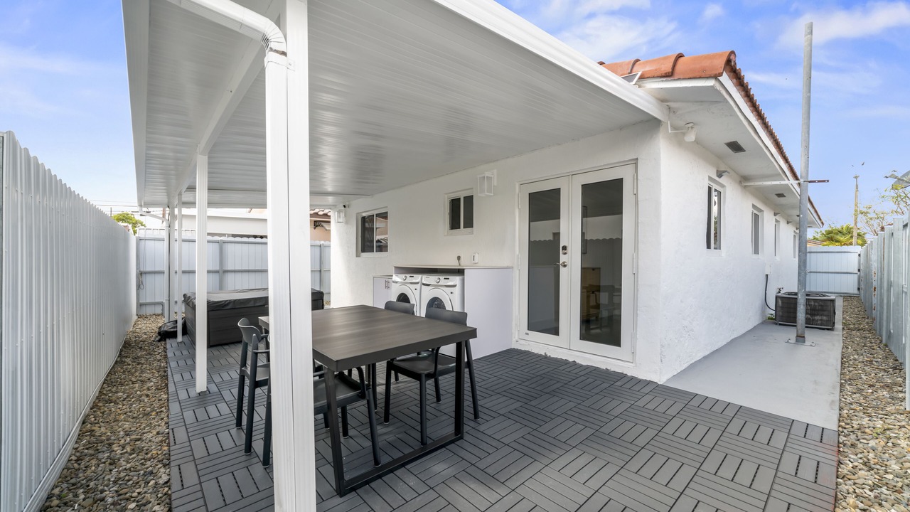 Photo of Outdoor in Hialeah