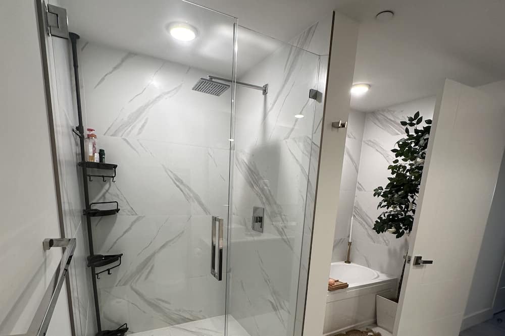 Photo of Bathroom in Garden Isles
