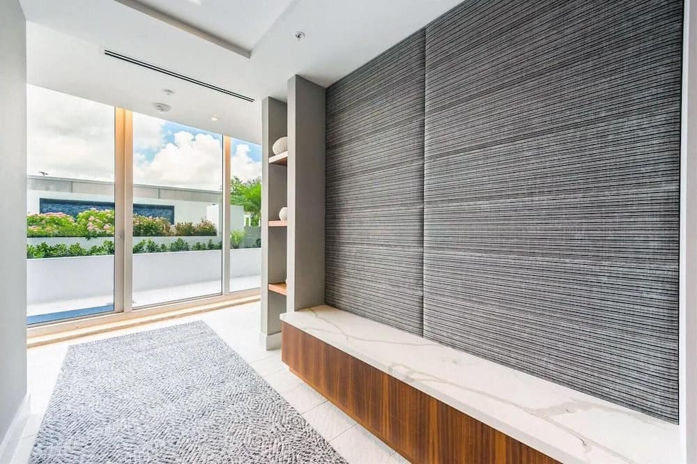 Photo of Bathroom in Central Fort Lauderdale