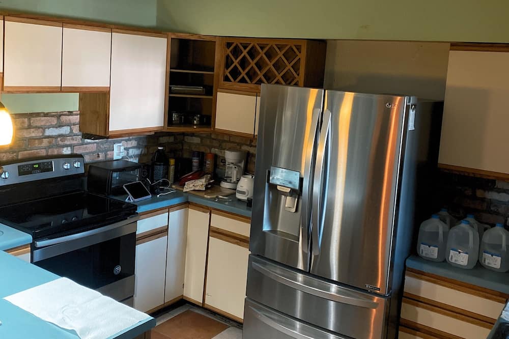 Photo of Kitchen in Green Meadow