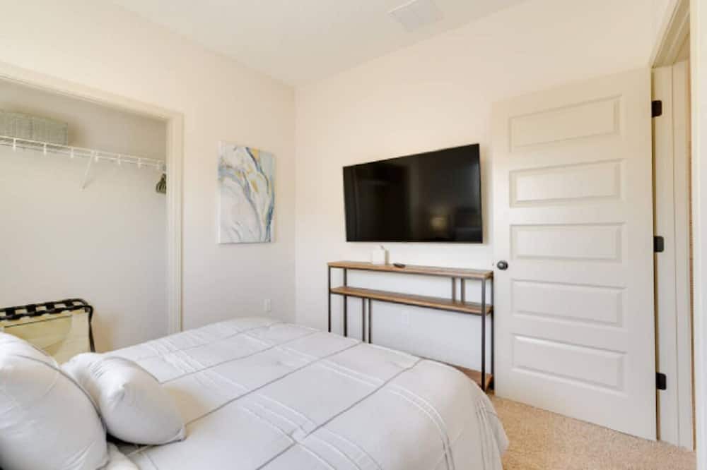 Photo of Bedroom in Cedar Grove